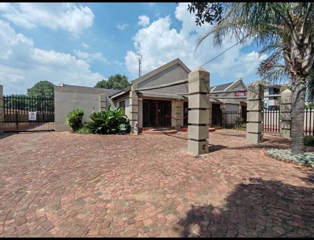 414M² OFFICE FOR SALE IN THREE RIVERS